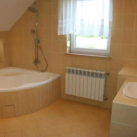 Dom Pod Mamutowcem Cukrowa 23 Homestay